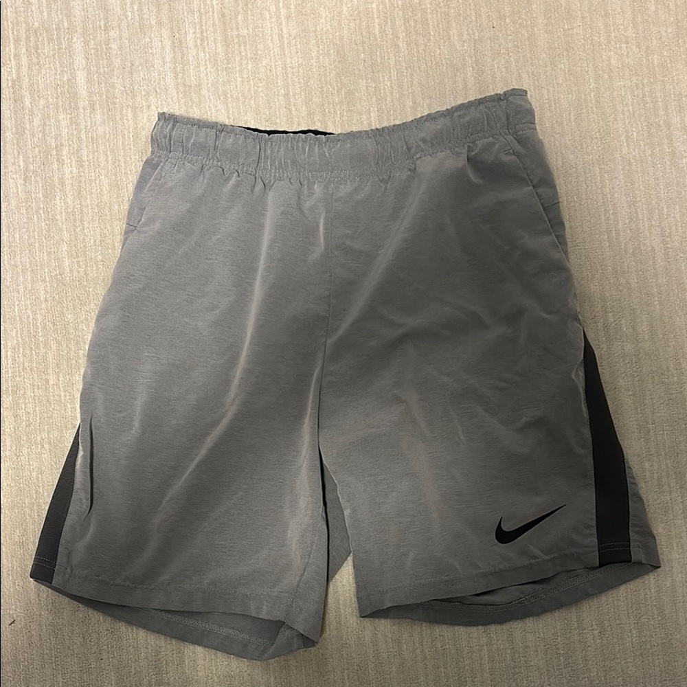 Nike Men's Gray Athletic Shorts